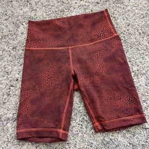 Lululemon Wunder Train High-Rise Short 8”